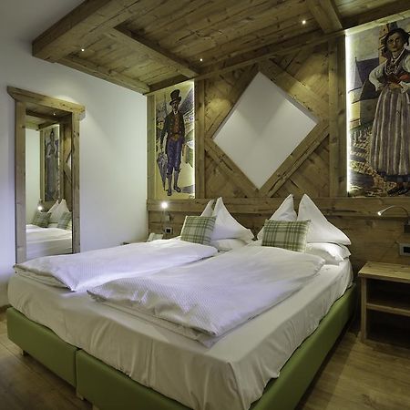 Hotel Azola Canazei Esterno foto