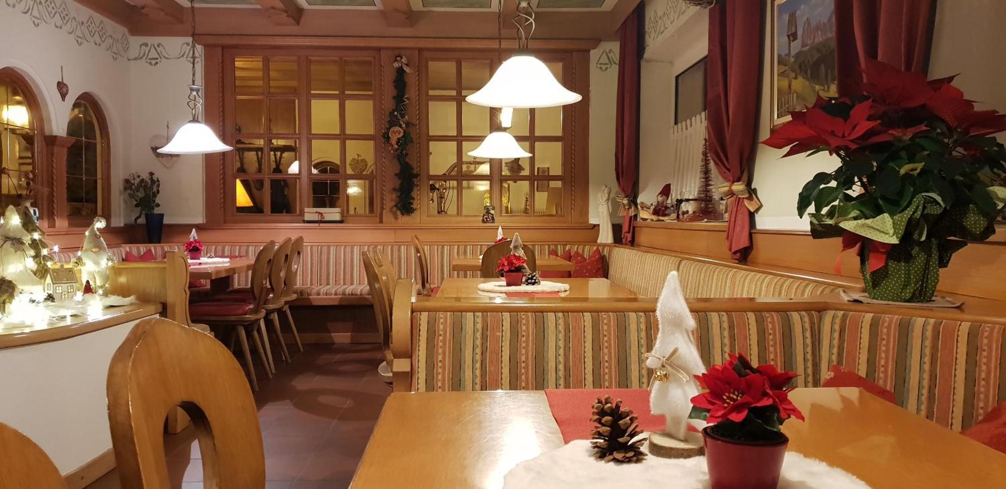 Hotel Azola Canazei Esterno foto