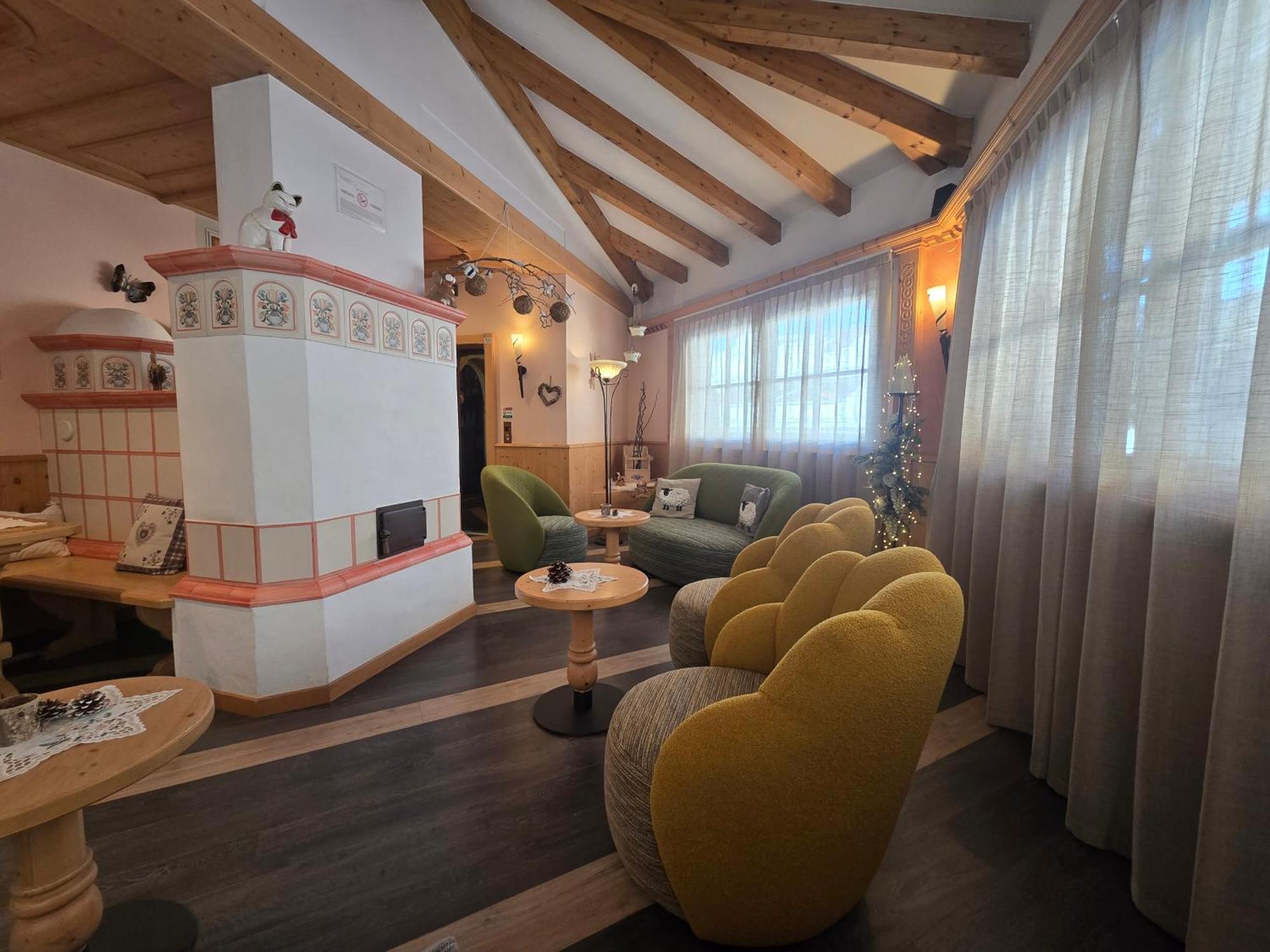 Hotel Azola Canazei Esterno foto