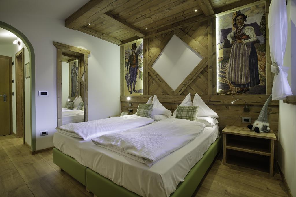 Hotel Azola Canazei Esterno foto