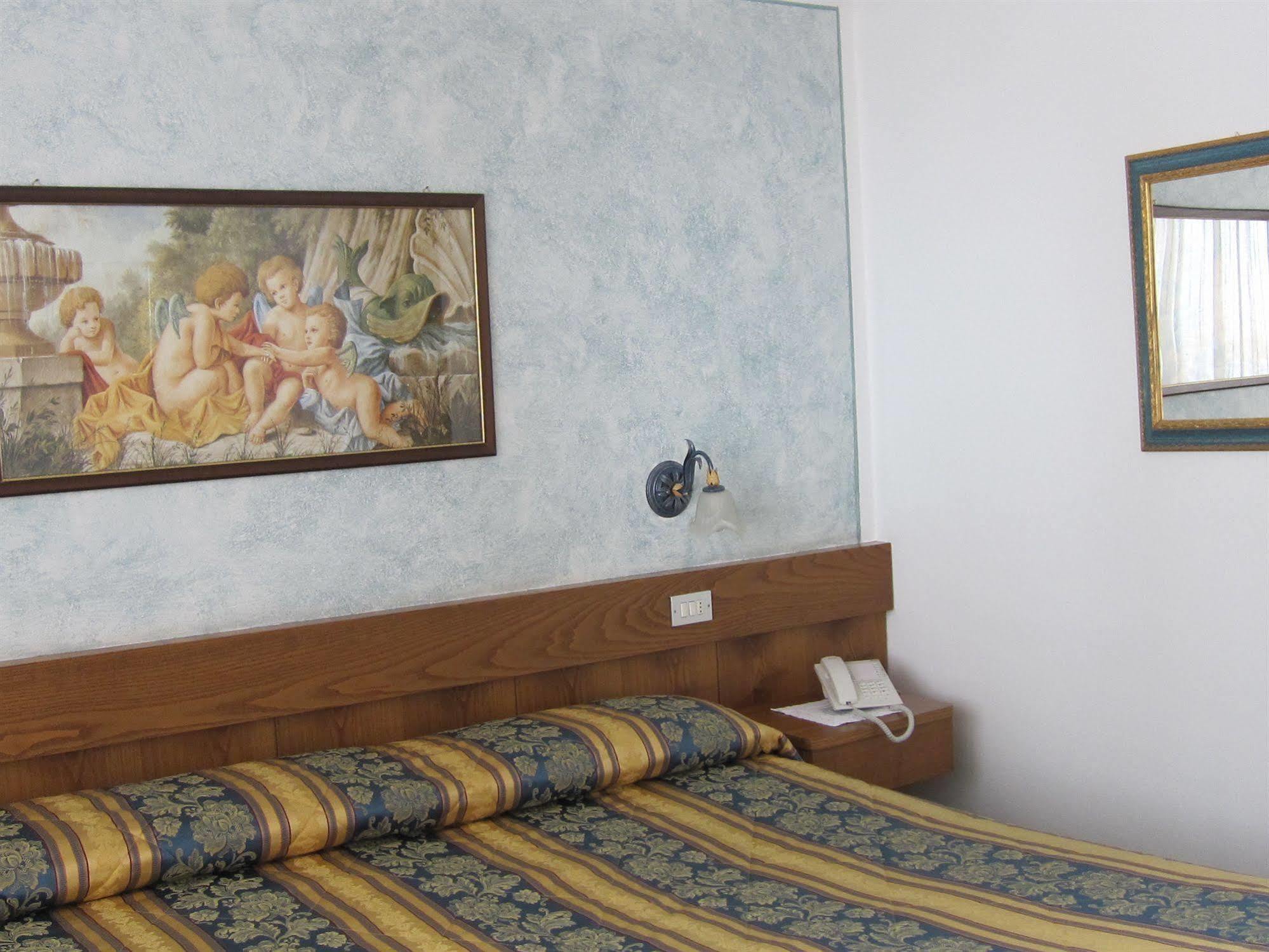 Hotel Azola Canazei Esterno foto